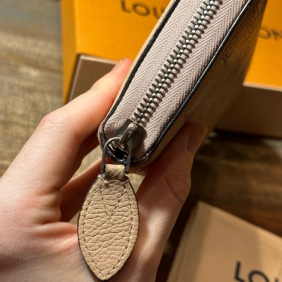 Louis Vuitton Long Zippy Wallet Mahina - Picture 4 of 12
